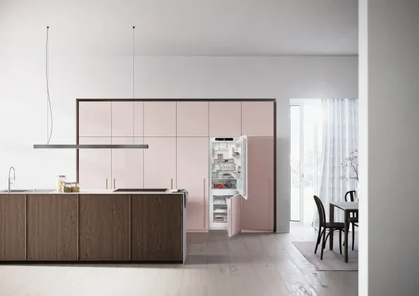 Die Liebherr ICNe 5133 Plus NoFrost Kühl- und Gefrierkombination mit EasyFresh und NoFrost für den Einbau