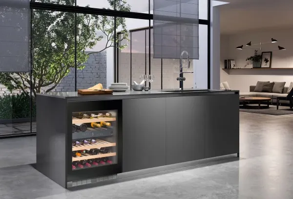 Liebherr UWTgb 1682 unterbaufähiger Weinkühlschrankschrank zur Weintemperierung